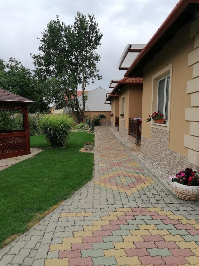 Hajdúszoboszló Kaktuszvirag Apartmanhaz מראה חיצוני תמונה