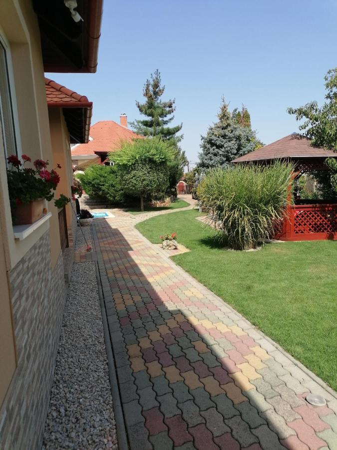 Hajdúszoboszló Kaktuszvirag Apartmanhaz מראה חיצוני תמונה