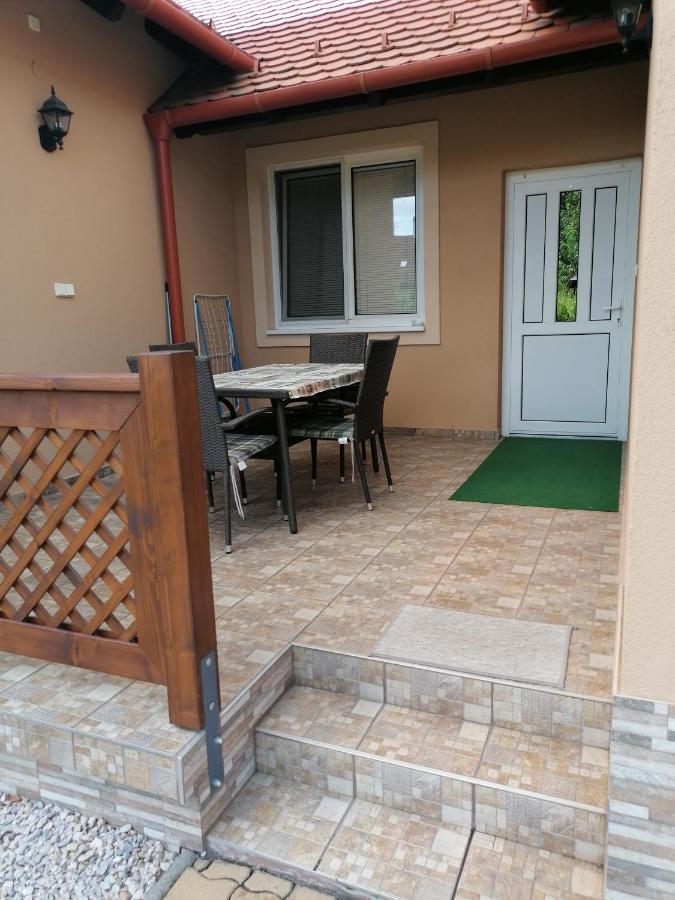 Hajdúszoboszló Kaktuszvirag Apartmanhaz מראה חיצוני תמונה