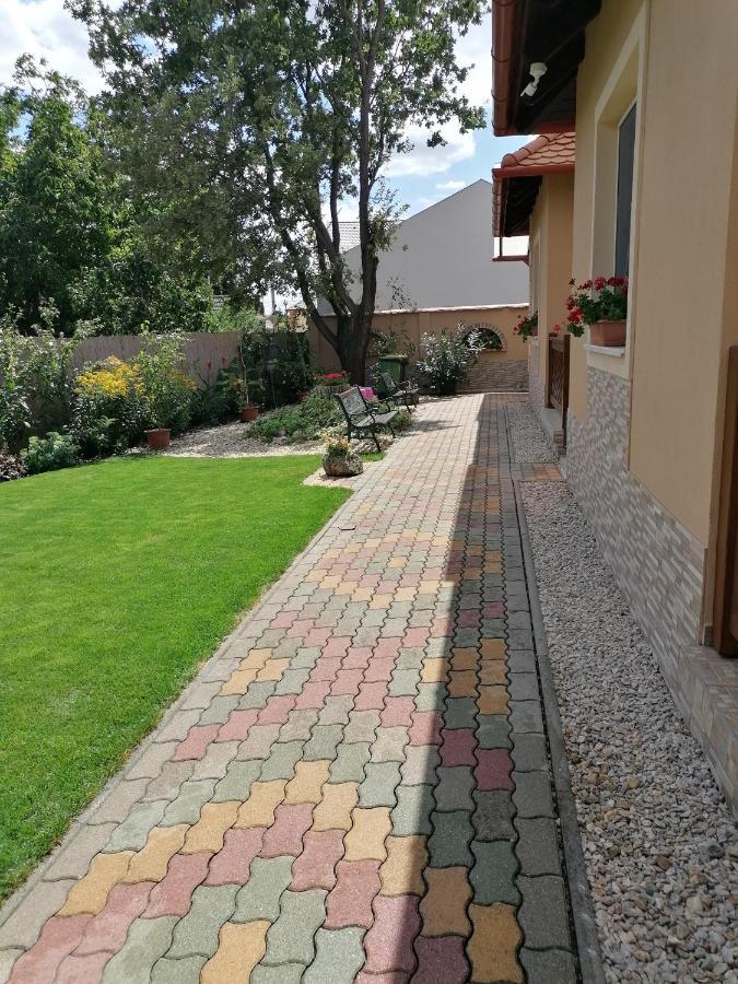 Hajdúszoboszló Kaktuszvirag Apartmanhaz מראה חיצוני תמונה