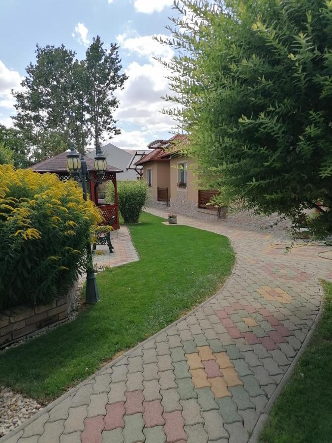 Hajdúszoboszló Kaktuszvirag Apartmanhaz מראה חיצוני תמונה